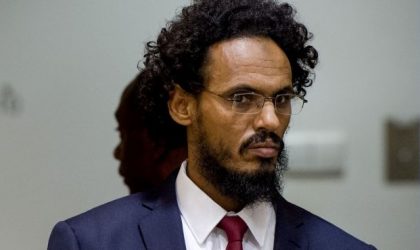 Un affidé d’Al-Qaïda jugé en costume-cravate par la CPI et qualifié de «terroriste présumé»